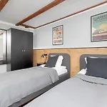 Daire Wyjatkowy Z Projektorem I Stolem Bilardowym W Centrum Gdyni By Renters