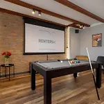 Daire Wyjatkowy Z Projektorem I Stolem Bilardowym W Centrum Gdyni By Renters Gdynia
