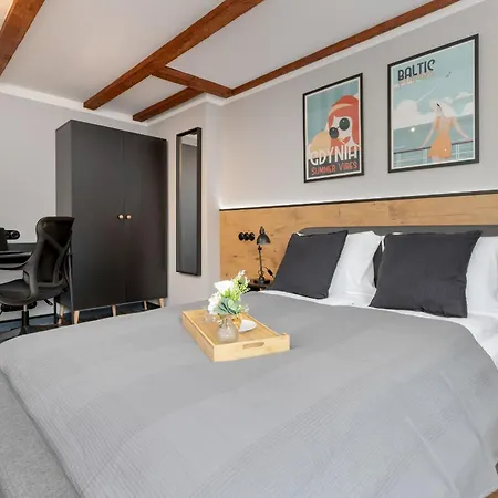 Wyjatkowy Z Projektorem I Stolem Bilardowym W Centrum Gdyni By Renters غدينيا