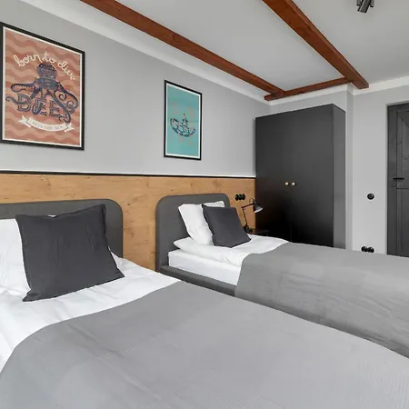 Wyjatkowy Z Projektorem I Stolem Bilardowym W Centrum Gdyni By Renters *