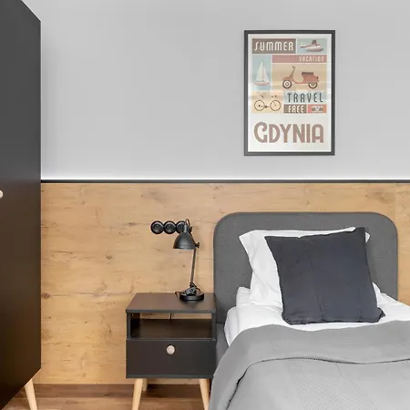 Apartment Wyjatkowy Z Projektorem I Stolem Bilardowym W Centrum Gdyni By Renters Gdynia