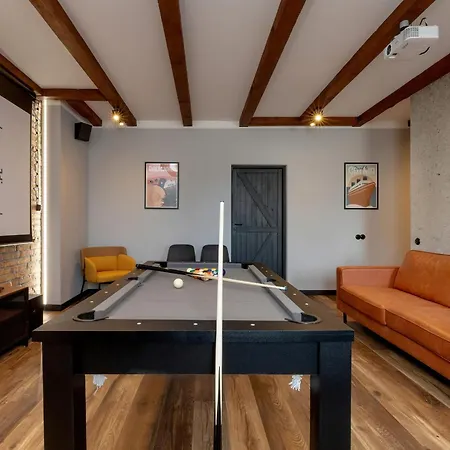 Wyjatkowy Z Projektorem I Stolem Bilardowym W Centrum Gdyni By Renters Gdynia