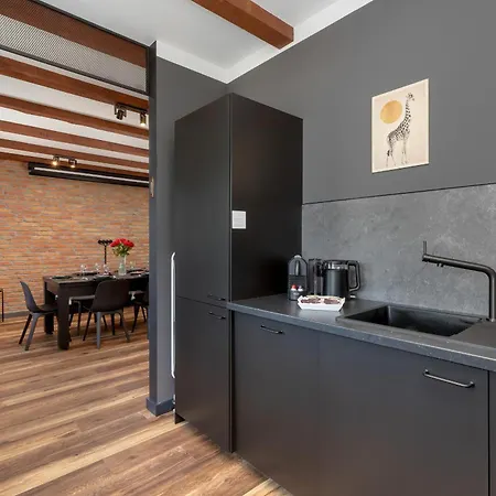Apartment Wyjatkowy Z Projektorem I Stolem Bilardowym W Centrum Gdyni By Renters *