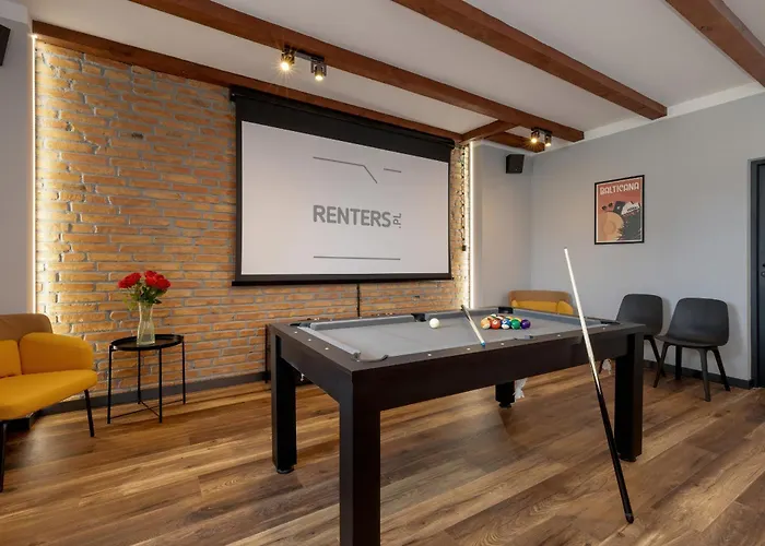 Apartment Wyjatkowy Z Projektorem I Stolem Bilardowym W Centrum Gdyni By Renters Gdynia